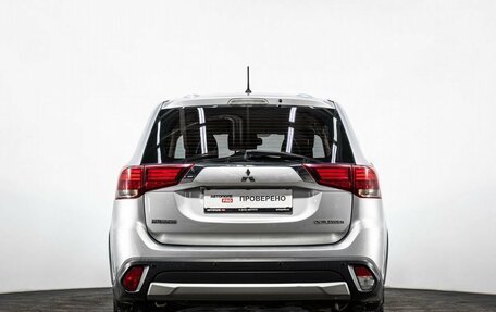 Mitsubishi Outlander III рестайлинг 3, 2016 год, 1 434 000 рублей, 5 фотография