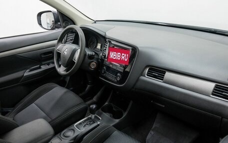 Mitsubishi Outlander III рестайлинг 3, 2016 год, 1 434 000 рублей, 10 фотография