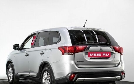 Mitsubishi Outlander III рестайлинг 3, 2016 год, 1 434 000 рублей, 6 фотография