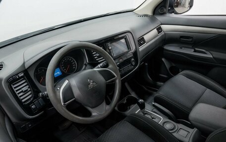 Mitsubishi Outlander III рестайлинг 3, 2016 год, 1 434 000 рублей, 16 фотография