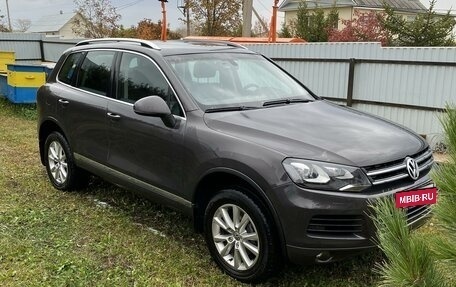 Volkswagen Touareg III, 2012 год, 1 790 000 рублей, 2 фотография