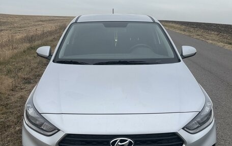 Hyundai Solaris II рестайлинг, 2018 год, 1 600 000 рублей, 4 фотография