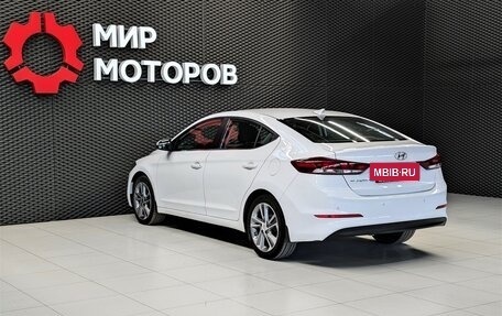 Hyundai Elantra VI рестайлинг, 2018 год, 1 600 000 рублей, 6 фотография