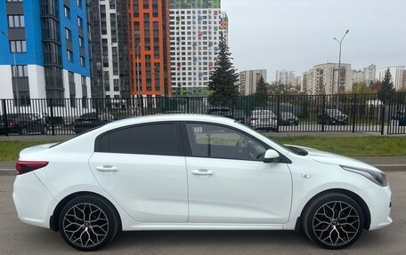 KIA Rio IV, 2017 год, 1 380 000 рублей, 3 фотография