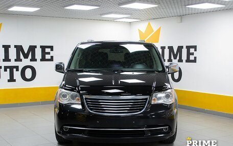 Chrysler Voyager IV, 2011 год, 2 199 000 рублей, 2 фотография