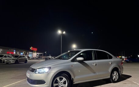 Volkswagen Polo VI (EU Market), 2012 год, 950 000 рублей, 2 фотография