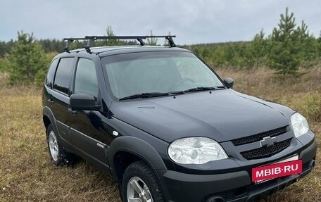 Chevrolet Niva I рестайлинг, 2016 год, 830 000 рублей, 8 фотография