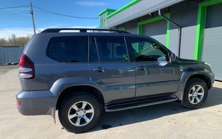 Toyota Land Cruiser Prado 120 рестайлинг, 2006 год, 2 500 000 рублей, 6 фотография