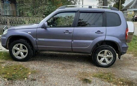 Chevrolet Niva I рестайлинг, 2010 год, 600 000 рублей, 3 фотография