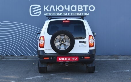 Chevrolet Niva I рестайлинг, 2018 год, 899 000 рублей, 4 фотография