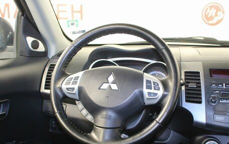 Mitsubishi Outlander III рестайлинг 3, 2008 год, 1 100 000 рублей, 16 фотография