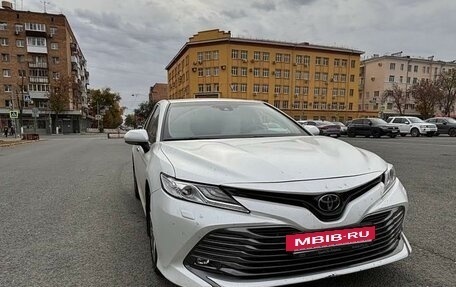 Toyota Camry, 2020 год, 2 700 000 рублей, 4 фотография