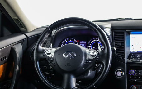 Infiniti QX70, 2014 год, 2 625 000 рублей, 11 фотография