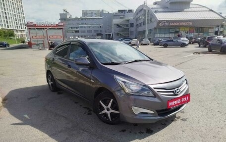 Hyundai Solaris II рестайлинг, 2015 год, 700 000 рублей, 4 фотография