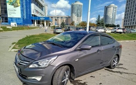 Hyundai Solaris II рестайлинг, 2015 год, 700 000 рублей, 7 фотография