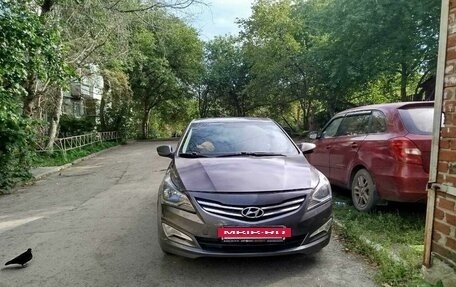 Hyundai Solaris II рестайлинг, 2015 год, 700 000 рублей, 8 фотография