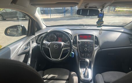 Opel Astra J, 2011 год, 970 000 рублей, 9 фотография