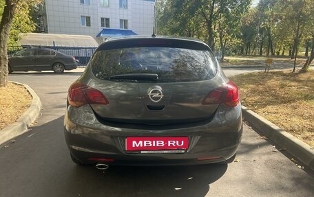 Opel Astra J, 2011 год, 970 000 рублей, 5 фотография