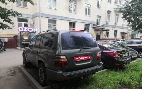 Toyota Land Cruiser 100 рестайлинг 2, 1999 год, 1 649 000 рублей, 3 фотография