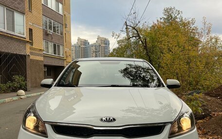 KIA Rio IV, 2017 год, 1 630 000 рублей, 3 фотография