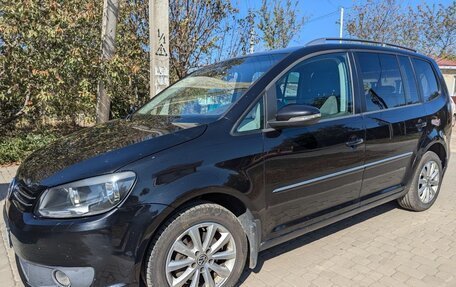 Volkswagen Touran III, 2011 год, 1 250 000 рублей, 4 фотография