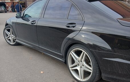 Mercedes-Benz S-Класс, 2006 год, 1 300 000 рублей, 3 фотография