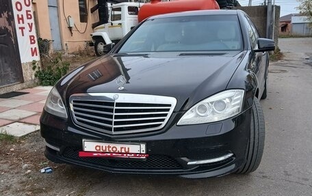 Mercedes-Benz S-Класс, 2006 год, 1 300 000 рублей, 2 фотография