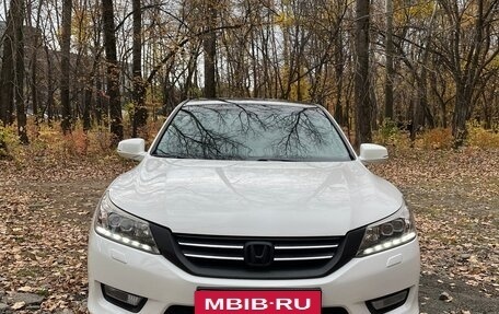 Honda Accord IX рестайлинг, 2013 год, 1 889 000 рублей, 2 фотография