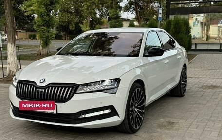 Skoda Superb III рестайлинг, 2020 год, 3 550 000 рублей, 2 фотография