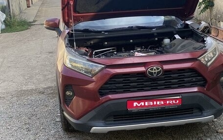 Toyota RAV4, 2019 год, 2 800 000 рублей, 5 фотография