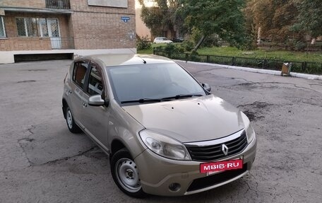 Renault Sandero I, 2011 год, 610 000 рублей, 2 фотография