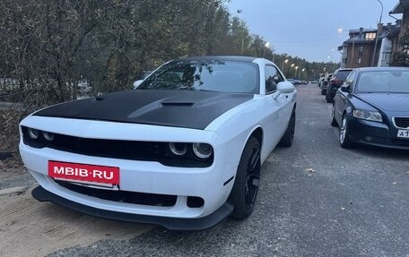 Dodge Challenger III рестайлинг 2, 2016 год, 3 400 000 рублей, 13 фотография