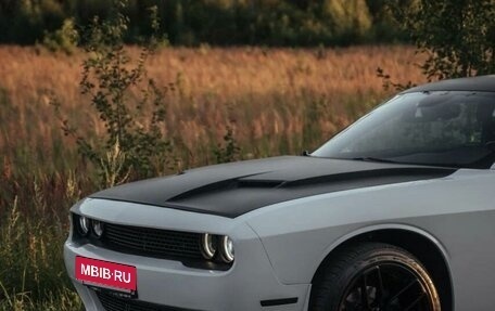 Dodge Challenger III рестайлинг 2, 2016 год, 3 400 000 рублей, 4 фотография