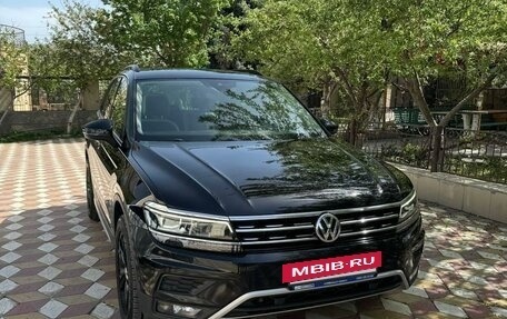 Volkswagen Tiguan II, 2019 год, 2 550 000 рублей, 3 фотография