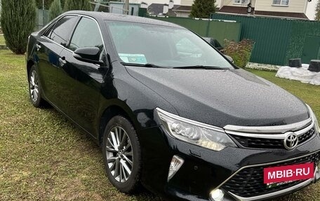 Toyota Camry, 2017 год, 2 550 000 рублей, 2 фотография