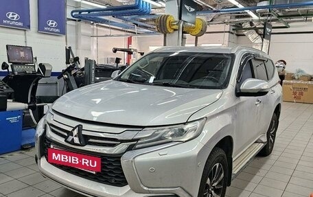 Mitsubishi Pajero Sport III рестайлинг, 2017 год, 3 347 000 рублей, 32 фотография