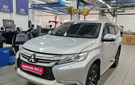 Mitsubishi Pajero Sport III рестайлинг, 2017 год, 3 347 000 рублей, 28 фотография