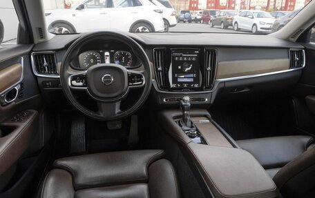 Volvo S90 II рестайлинг, 2019 год, 3 249 000 рублей, 6 фотография