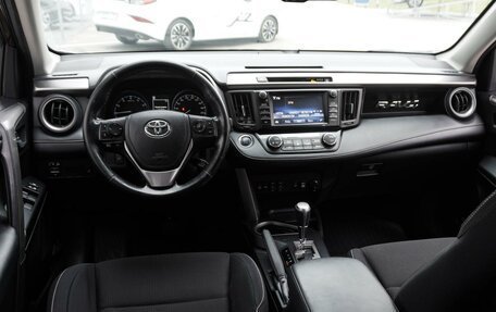 Toyota RAV4, 2017 год, 2 569 000 рублей, 6 фотография