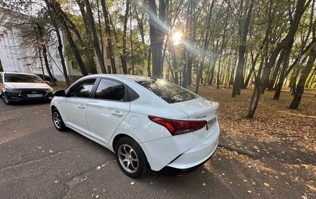 Hyundai Solaris II рестайлинг, 2018 год, 980 000 рублей, 5 фотография