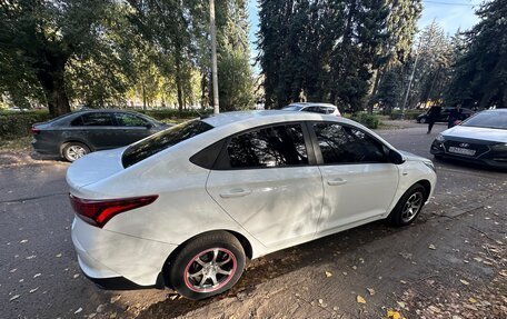 Hyundai Solaris II рестайлинг, 2018 год, 980 000 рублей, 4 фотография