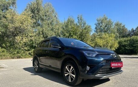 Toyota RAV4, 2018 год, 2 850 000 рублей, 12 фотография