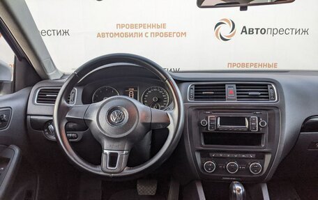 Volkswagen Jetta VI, 2013 год, 1 230 000 рублей, 16 фотография