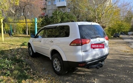 Mitsubishi Pajero Sport II рестайлинг, 2014 год, 2 000 000 рублей, 2 фотография