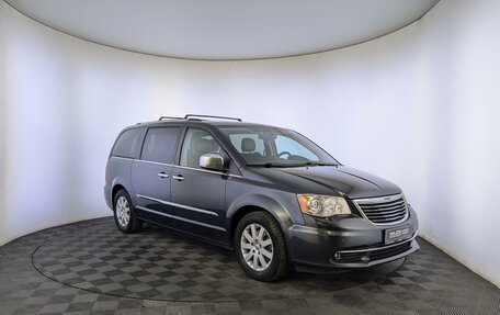 Chrysler Voyager IV, 2014 год, 2 400 000 рублей, 3 фотография