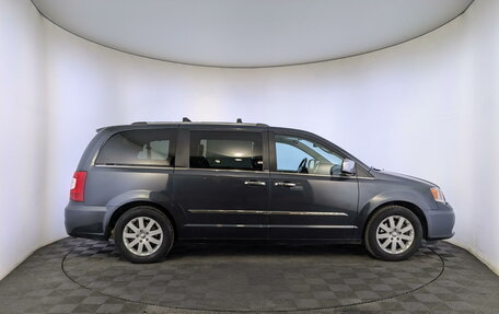 Chrysler Voyager IV, 2014 год, 2 400 000 рублей, 4 фотография