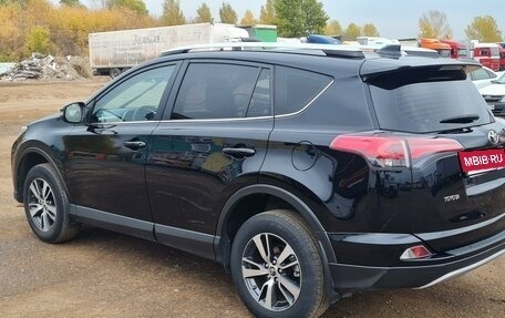 Toyota RAV4, 2017 год, 2 449 000 рублей, 4 фотография