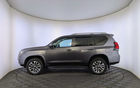 Toyota Land Cruiser Prado 150 рестайлинг 2, 2022 год, 7 290 000 рублей, 8 фотография