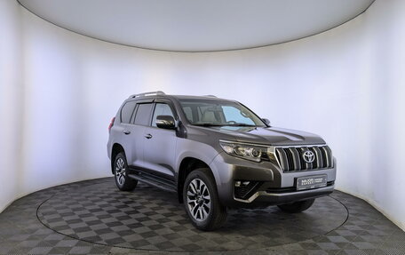 Toyota Land Cruiser Prado 150 рестайлинг 2, 2022 год, 7 290 000 рублей, 3 фотография