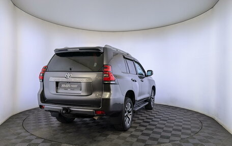 Toyota Land Cruiser Prado 150 рестайлинг 2, 2022 год, 7 290 000 рублей, 5 фотография